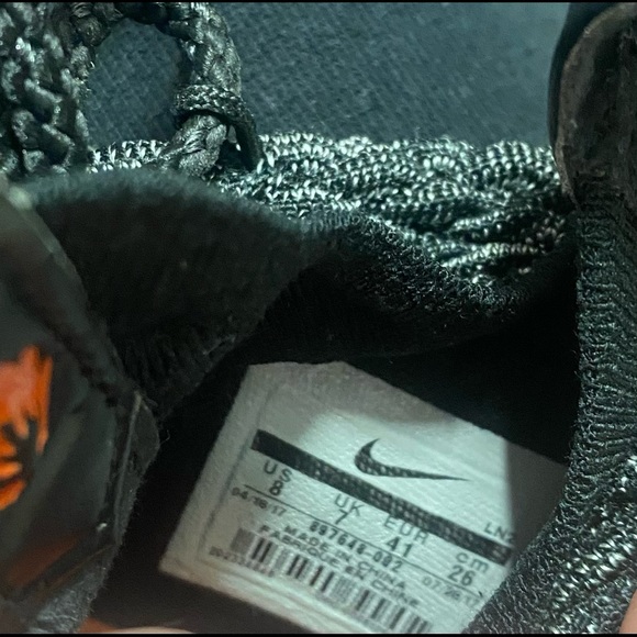 Nike LeBron James shoe - Picture 2 of 8